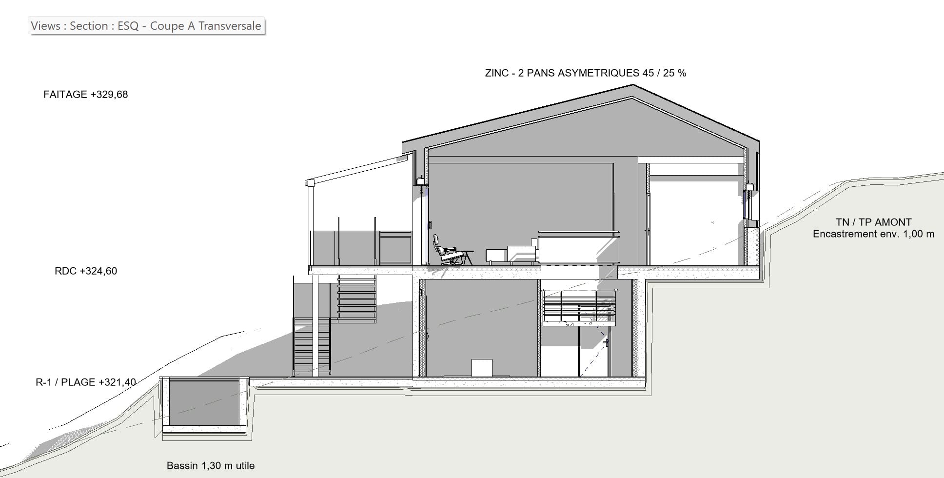 Coupe transversale Revit : maison encastrée d'un mètre dans la pente, niveau bas au niveau de la plage de piscine, toiture zinc asymétrique